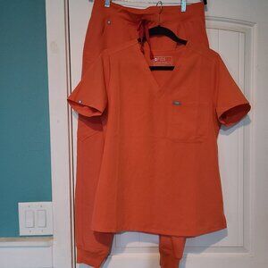 FIGS Scrubs Medium Zamora Jogger & Medium Catarina One-Pocket Top SUNSET ORANGE